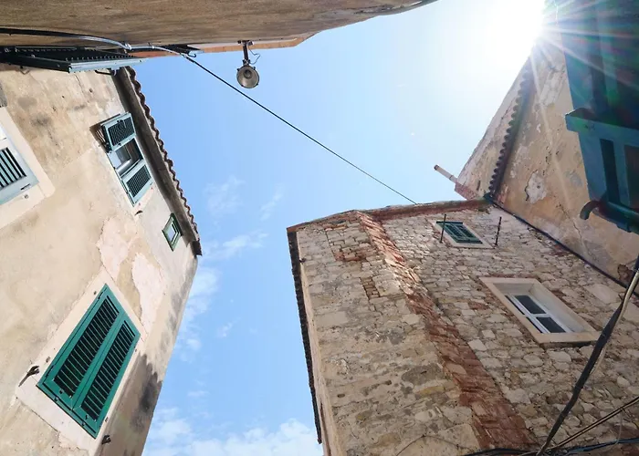 Galeriana Palace Bei Litto By Interhome