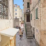 Galeriana Palace Bei Litto By Interhome *