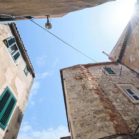 Galeriana Palace Bei Litto By Interhome