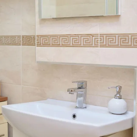 아파트 Galeriana Palace Bei Litto By Interhome *