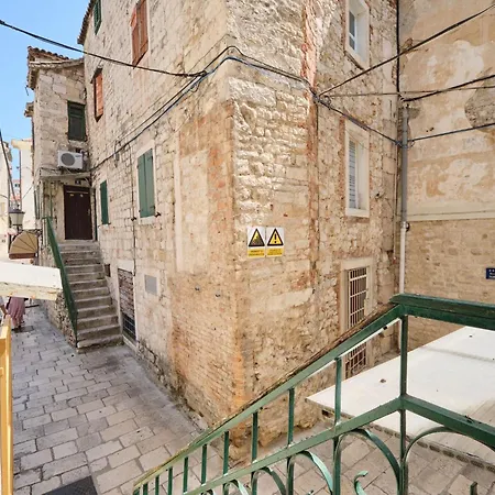 Galeriana Palace Bei Litto By Interhome * ספליט